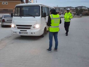 Dinar’da Öğrenci Servislerine Yönelik Polis Denetimi