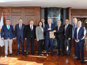 Kubba: “İ̇zmir Sağlık Turizmi Açısından Biçilmiş Kaftan”