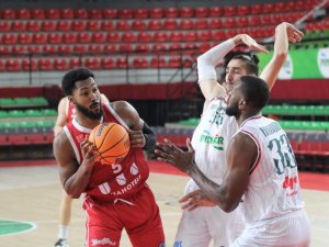 Pınar Karşıyaka, İ̇talya’da Kayıp