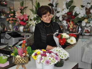 Kars’ta Çiçekler Öğretmenler İçin Hazırlanıyor