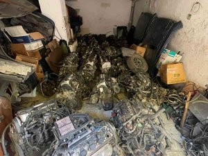 Bayrampaşa’da Kaçakçılık Operasyonu: 13 Adet Araç Motoru Yakalandı