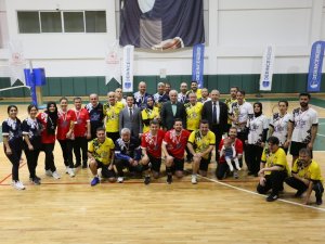 Öğretmenlerde Şampiyon Derince Mesleki Ve Teknik Anadolu Lisesi