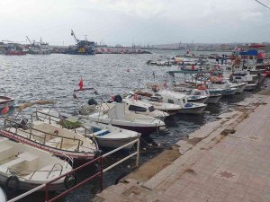 Marmara’da Lodos Etkisini Sürdürüyor: Balıkçılar 1 Haftadır Denize Açılamıyor