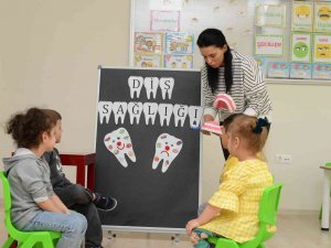 Minik Öğrencilere Ağız Ve Diş Sağlığı Eğitimi Verildi