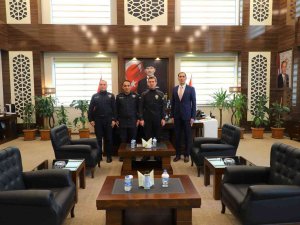 Otobüs Yangınına Müdahale Eden İki Polise Emniyet Müdürü Tuncer’den Teşekkür
