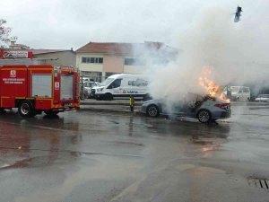 Lpg’li Otomobil Alev Aldı: 2 Yaralı