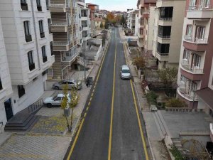 Nevşehir’de Üstyapı Çalışmaları Tamamlanan Yollarda Çizgi Çalışması Yapıldı