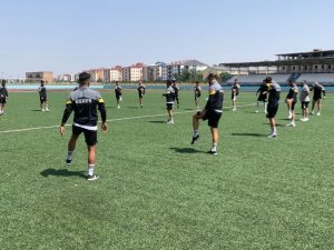 Kars 36 Spor Iğdıres Spor Hazırlıklarını Sürdürüyor