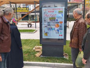 Kütahya’da Yayın Yapan Gazetelerin Birinci Sayfalarının Yer Aldığı Dijital Panoya İlgi
