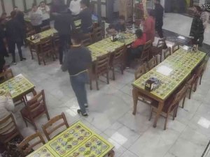 Nefes Borusuna Yemek Kaçan Kadını ‘Heimlich’ Manevrası İle Kurtarıldı