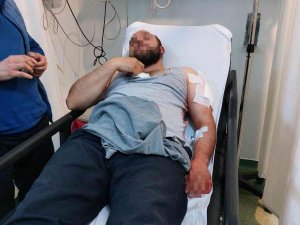 Akrabasının Bıçaklı Saldırısında Hastanelik Oldu