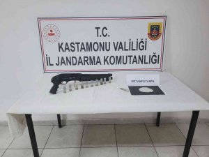 Kastamonu’da İki Ayrı Uyuşturucu Operasyonu: 3 Gözaltı