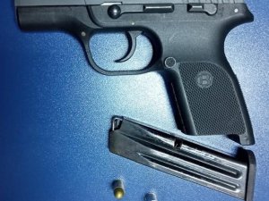 Konrolü Yapılan Araçta Ruhsatsız Tabanca Bulundu