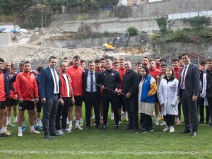 Kömürspor’a Arması Ve Renklerini Taşıyan Baston Hediye Ettiler