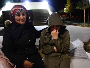 Depremin Üstünden 24 Saat Geçti, Korkusu Hala Sürüyor