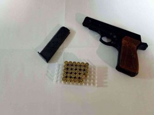 Şüpheli Araçtan Ruhsatsız Tabanca Ele Geçirildi