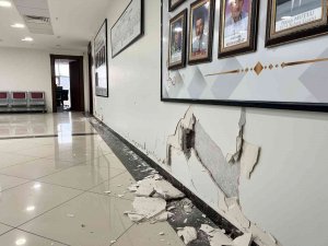 Deprem Cumayeri’nde Kamu Binalarında Hasara Neden Oldu