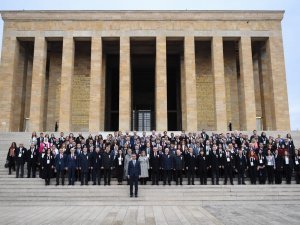 Milli Eğitim Bakanı Özer, Öğretmenlerle Anıtkabir’i Ziyaret Etti