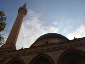 345 Yıllık Geçmişe Sahip Osmanlı Eseri: "Acemli Camii" 100 Yıldır Hafız Yetiştiriyor