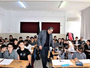 Öğrencilik Yaptığı Okula Müdür Oldu, 30 Yıl Önceki Öğretmenleriyle Çalıştı