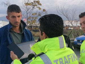 Otomobilinin Camındaki Filmle Yakalandı, Film Gibi Savunmayla Pes Dedirtti