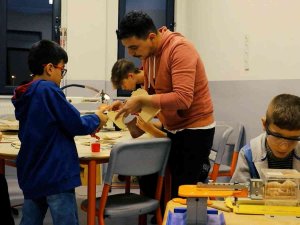 50 Öğretmenin Görev Aldığı “Benim Adım Öğretmen” Klibi Büyük Beğeni Topladı