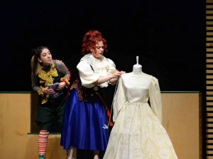 Bozüyük’te ’Kostüm Odası’ Adlı Çocuk Oyunu Sergilendi