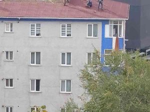 Mecidiyeköy’de Çatıda Yürekleri Ağza Getiren Çalışma Kamerada