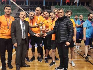 Denizli’de 400 Öğretmen Voleybol Turnuvasında Yarıştı