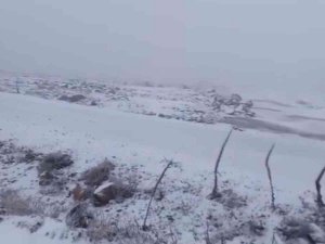 Afyonkarahisar’a Mevsimin İlk Karı Düştü