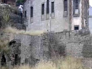 Otoparktan Aşağı Uçtular