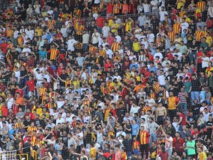 İ̇zmir Derbisinin Hakemleri Belli Oldu
