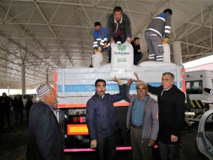 Çameli’nde Arı Üreticilerine 34 Ton Toz Şeker Desteği Verildi