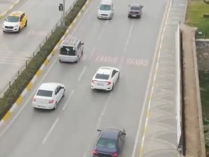 Ters Şeritten Girince Akan Trafikte Geri Geri Geldi