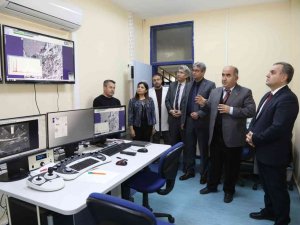 Erü Rektörü Altun, Teknoloji Araştırma Ve Uygulama Merkezi’nde İ̇ncelemelerde Bulundu