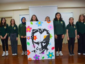 Canlı Sahne Performansı İle Atatürk Silueti Çizdiler