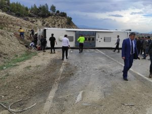 Mersin’de Yolcu Otobüsü Devrildi: 18 Yaralı