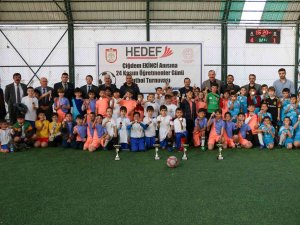 Vefat Eden Öğretmen Anısına Futbol Turnuvası