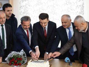 Başkan Öztürk’ten Öğretmenlere Pastalı Kutlama