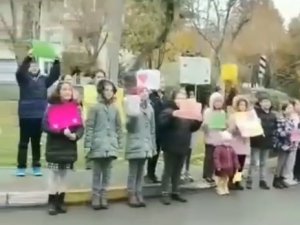 Kanser Tedavisi Gören Öğretmene Yürek Isıtan Kutlama