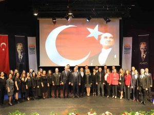 Marmaris’te Öğretmenler Günü Düzenlenen Törenle Kutlandı