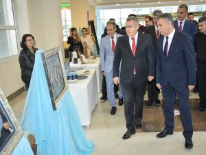 Adana’da Öğretmenler Günü Kutlandı