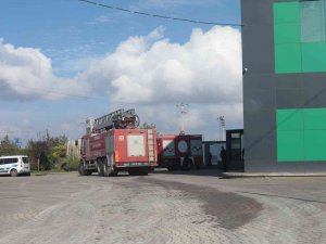 Fabrika Yangını Seferber Etti