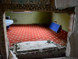 Onlar Evlerine Değil, Giden Anılarına Üzülüyor