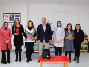Başkan Silpagar, Öğretmenlerin Gününü Hediyelerle Kutladı