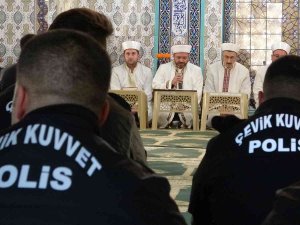 Hakkari’de 33 Yıl Önce Pkk’lı Teröristlerin Katlettiği 28 Kişi İçin Mevlit Okutuldu