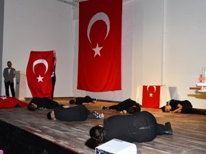 Altınova’da Öğretmenler Günü Kutlandı