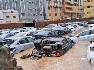 Suudi Arabistan’ı Sel Vurdu: 2 Ölü