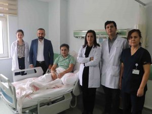 Yüzüne İnşaat Demiri 8 Santim Saplanan İşçi Yarım Santimle Kurtulmuş