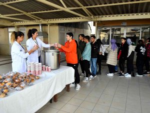 Mersin’de Yks Öğrencilirine ’1 Ekmek 1 Çorba’ Hizmeti Başladı